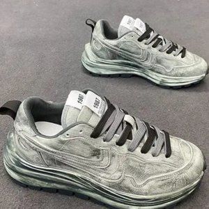 A good pair of sports and leisure